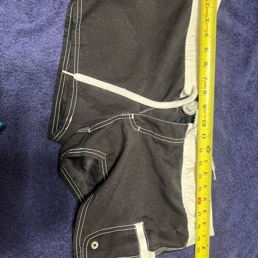 Used Roxy board short  13 - Picture 14 of 16